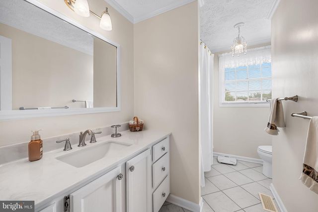 5 HURST OAK COURT, Baltimore, MD 21236