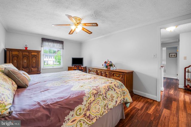 5 HURST OAK COURT, Baltimore, MD 21236