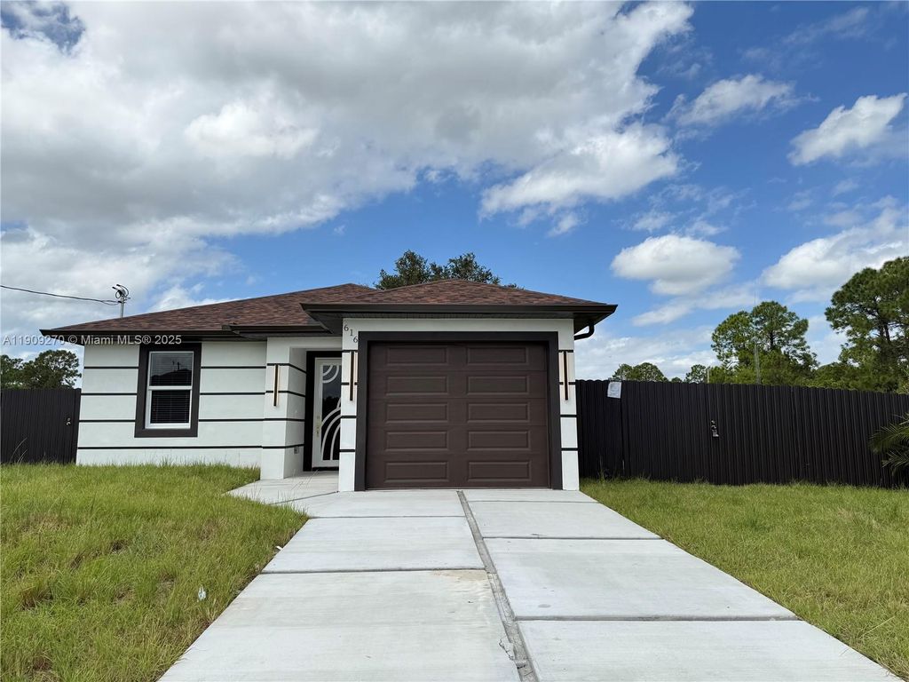 616 S PARKER AVE, Lehigh Acres, FL 33974