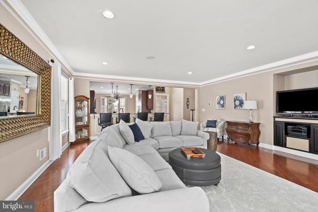 2 MONACO DR, Hamilton, NJ 08691