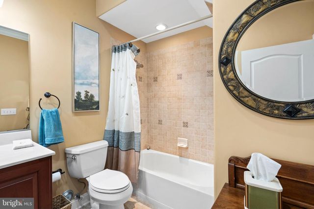 2 MONACO DR, Hamilton, NJ 08691