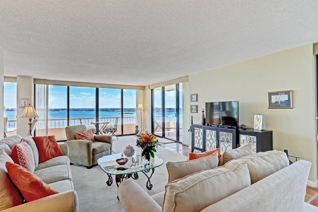 5510 N Ocean Drive 17d, Singer Island, FL 33404