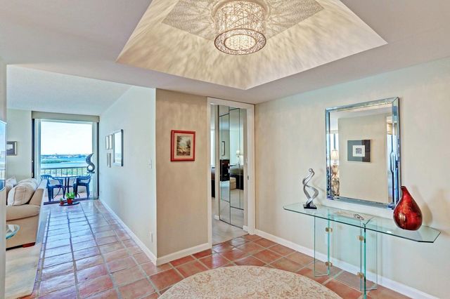 5510 N Ocean Drive 17d, Singer Island, FL 33404