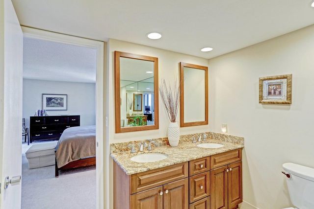 5510 N Ocean Drive 17d, Singer Island, FL 33404