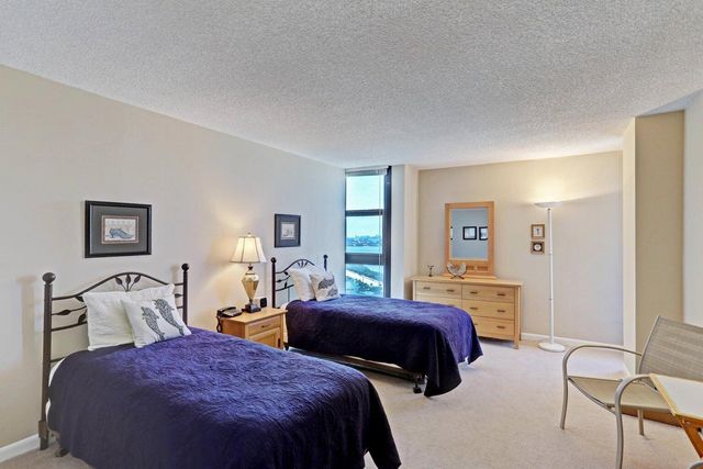 5510 N Ocean Drive 17d, Singer Island, FL 33404