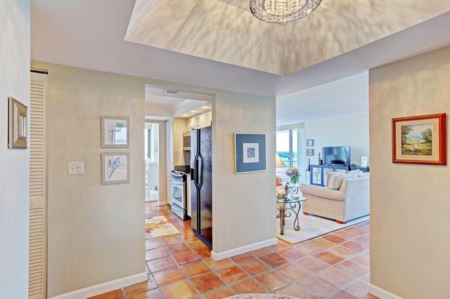 5510 N Ocean Drive 17d, Singer Island, FL 33404