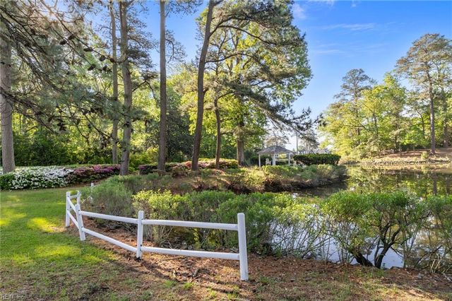 1005 Bay Colony DR, Virginia Beach, VA 23451