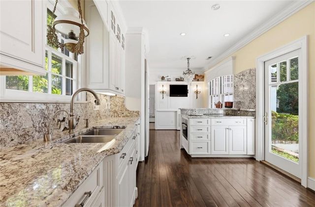 1005 Bay Colony DR, Virginia Beach, VA 23451