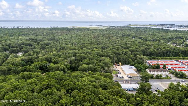 890 Us 9 1, Berkeley, NJ 08721