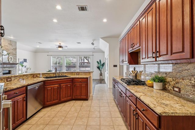 2950 James Parker LN, Round Rock, TX 78665