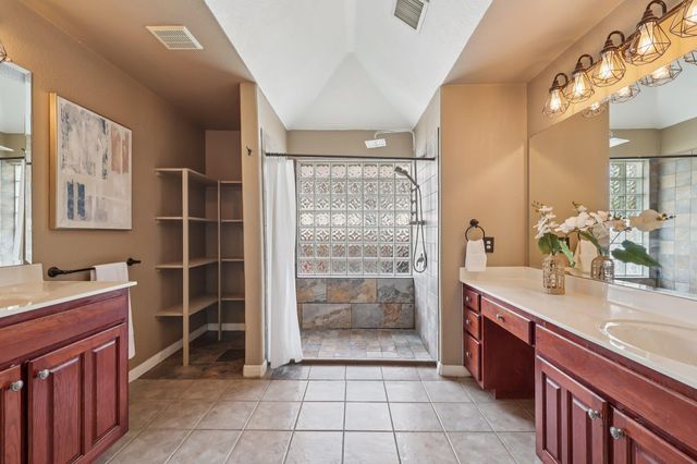 2950 James Parker LN, Round Rock, TX 78665