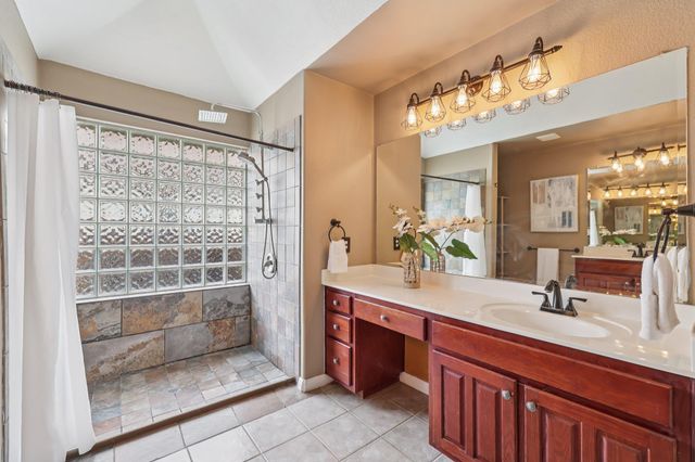 2950 James Parker LN, Round Rock, TX 78665