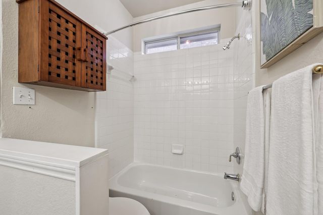 2950 James Parker LN, Round Rock, TX 78665