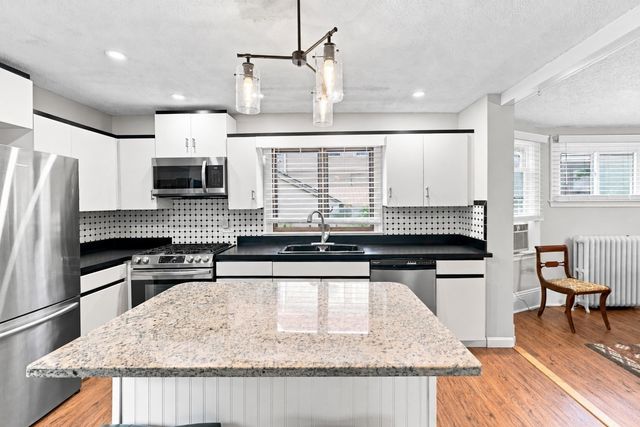 127 Rotch St, New Bedford, MA 02740