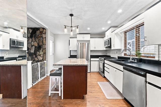 127 Rotch St, New Bedford, MA 02740