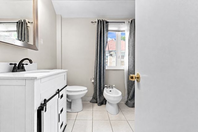 127 Rotch St, New Bedford, MA 02740
