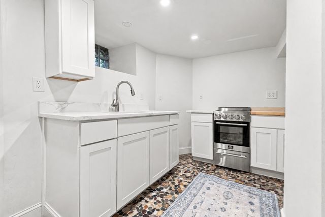 127 Rotch St, New Bedford, MA 02740