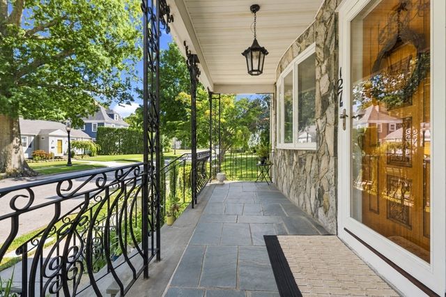 127 Rotch St, New Bedford, MA 02740