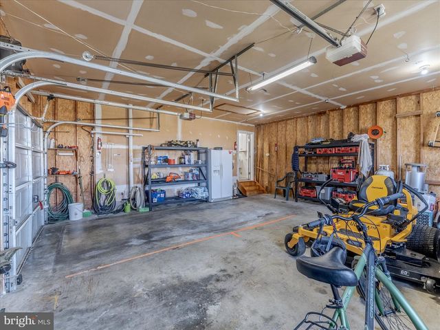 420 FAIRVIEW RD, New Providence, PA 17560