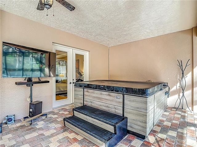 4240 5th AVE SW, Naples, FL 34119