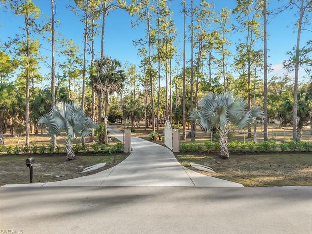 4240 5th AVE SW, Naples, FL 34119