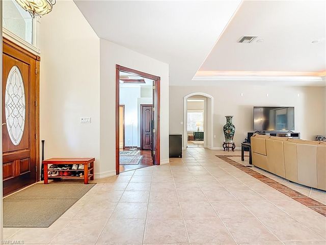 4240 5th AVE SW, Naples, FL 34119