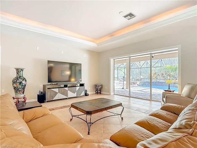 4240 5th AVE SW, Naples, FL 34119