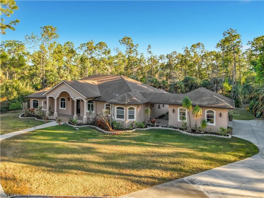 4240 5th AVE SW, Naples, FL 34119