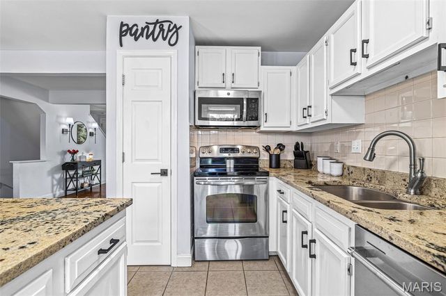 1089 Hidden Ridge Trail, Unincorporated, MO 63088