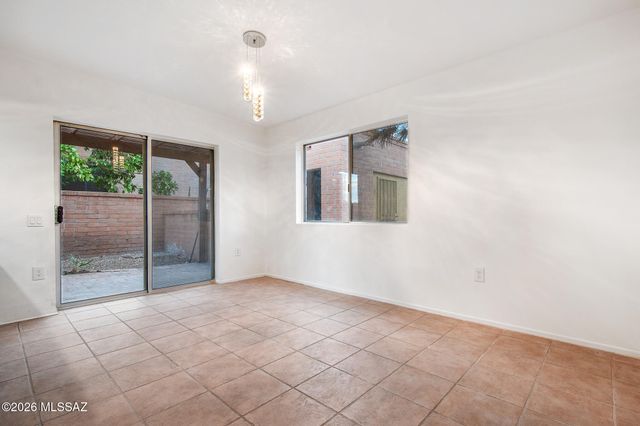 1625 W Calle Hacienda, Green Valley, AZ 85622