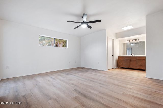 1625 W Calle Hacienda, Green Valley, AZ 85622