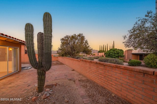 1625 W Calle Hacienda, Green Valley, AZ 85622