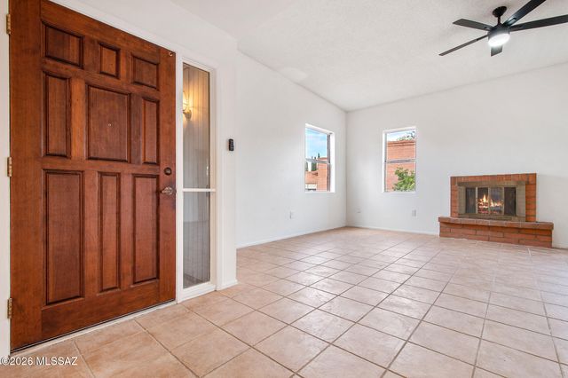 1625 W Calle Hacienda, Green Valley, AZ 85622