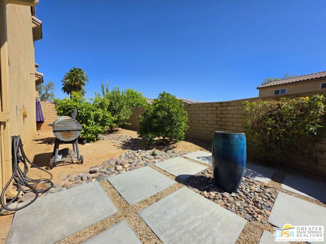 74569 Falcon Lane, Palm Desert, CA 92260