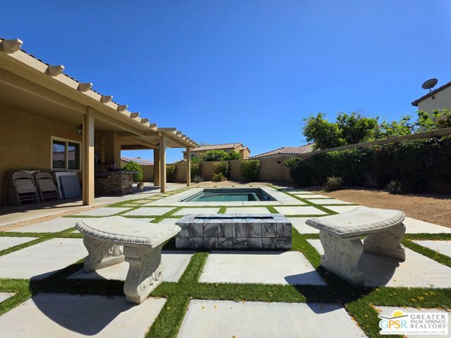 74569 Falcon Lane, Palm Desert, CA 92260