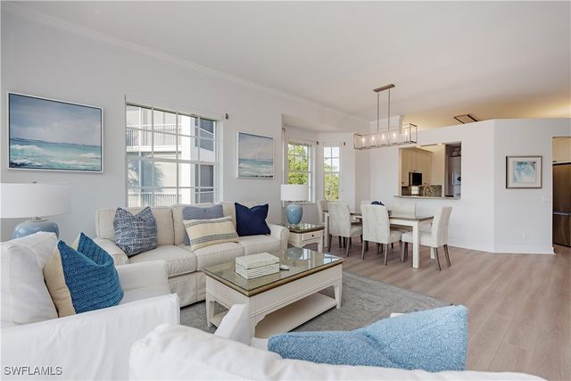 805 Bentwater CIR 104, Naples, FL 34108