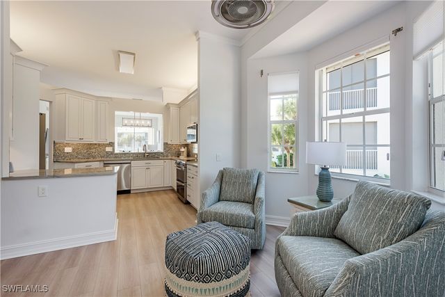 805 Bentwater CIR 104, Naples, FL 34108