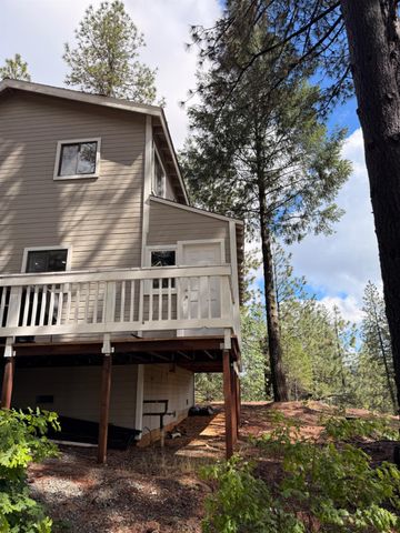 115 Main St, Gold Run, CA 95717