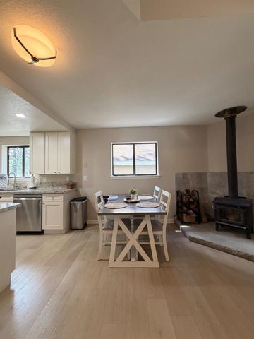 115 Main St, Gold Run, CA 95717
