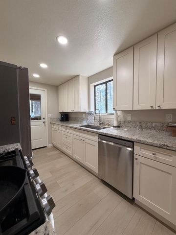 115 Main St, Gold Run, CA 95717