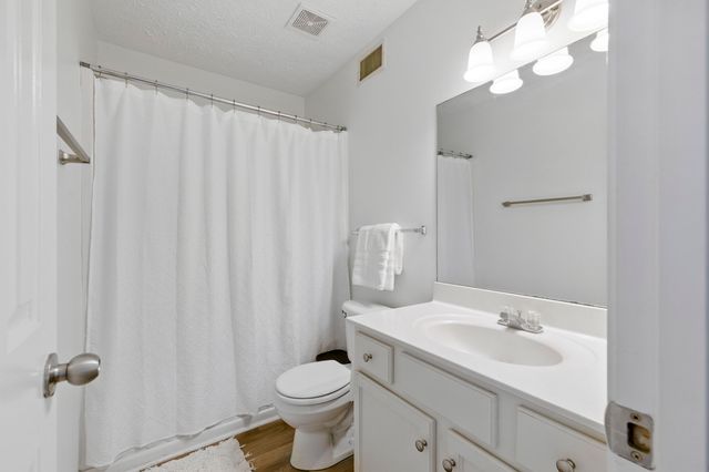 1518 Saint Andrews Dr, Murfreesboro, TN 37128