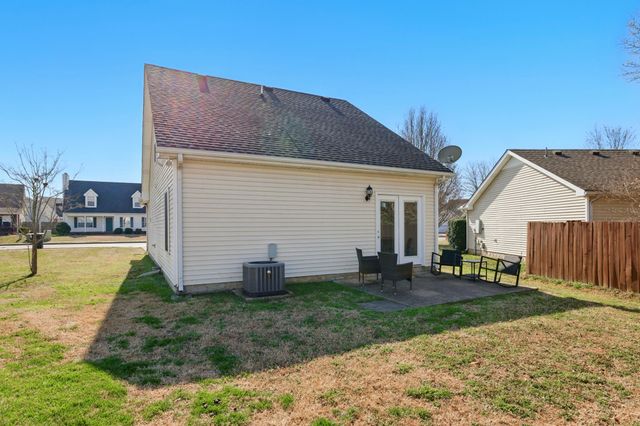 1518 Saint Andrews Dr, Murfreesboro, TN 37128