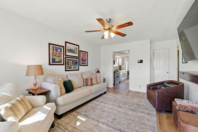 1518 Saint Andrews Dr, Murfreesboro, TN 37128