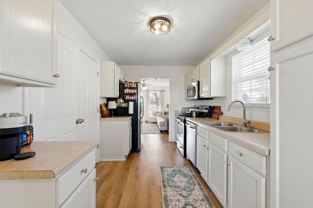 1518 Saint Andrews Dr, Murfreesboro, TN 37128