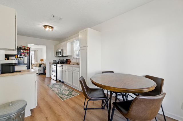 1518 Saint Andrews Dr, Murfreesboro, TN 37128