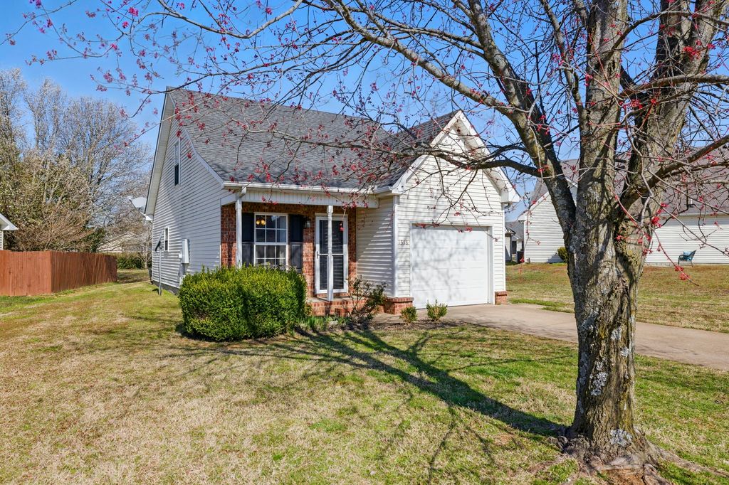 1518 Saint Andrews Dr, Murfreesboro, TN 37128