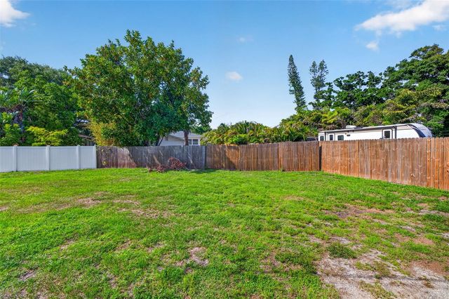 3030 10TH AVENUE N, St Petersburg, FL 33701