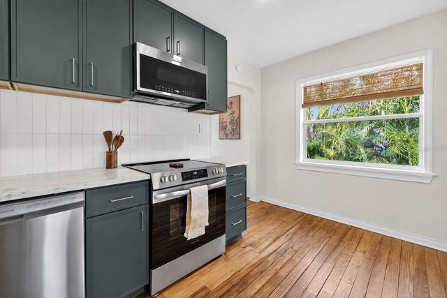3030 10TH AVENUE N, St Petersburg, FL 33701