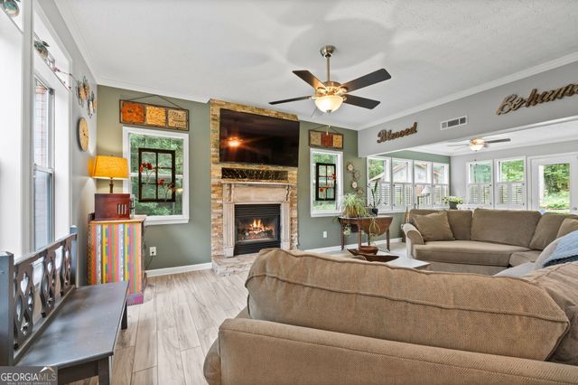 319 Le Paradis Boulevard, Sharpsburg, GA 30277