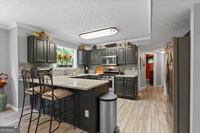 319 Le Paradis Boulevard, Sharpsburg, GA 30277